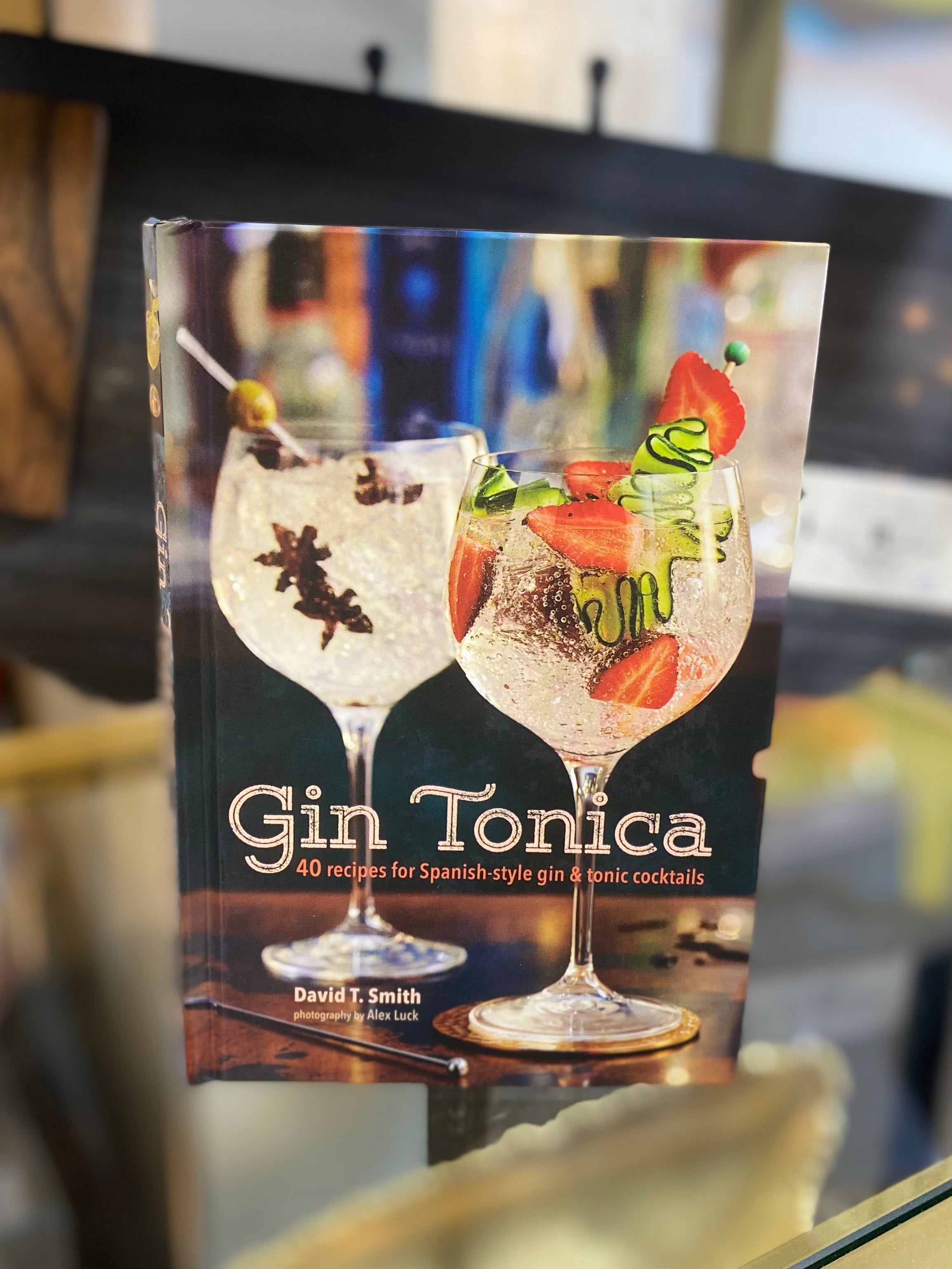 Gin Tonica Cocktail Book