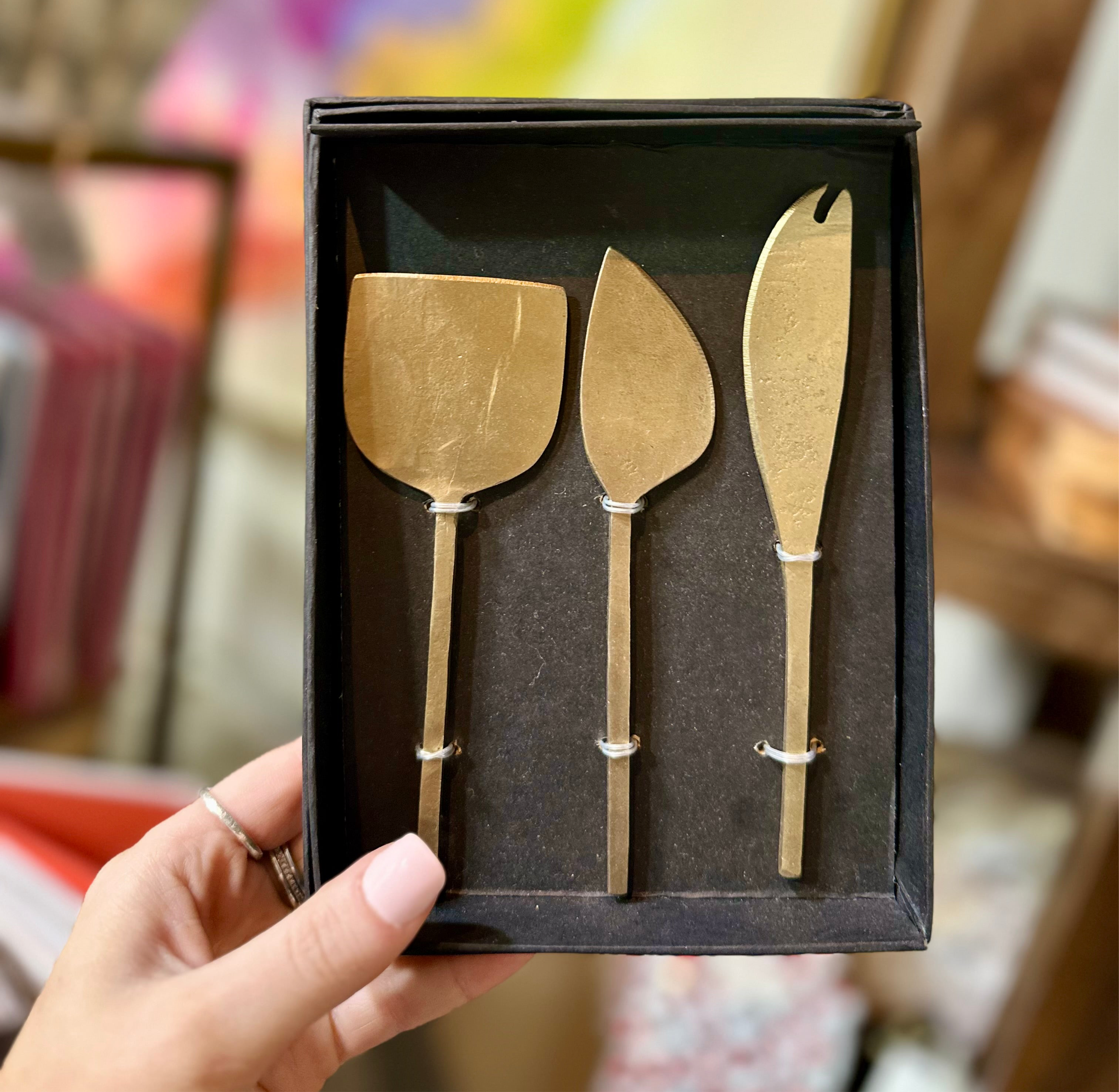 Gold cheese knife set