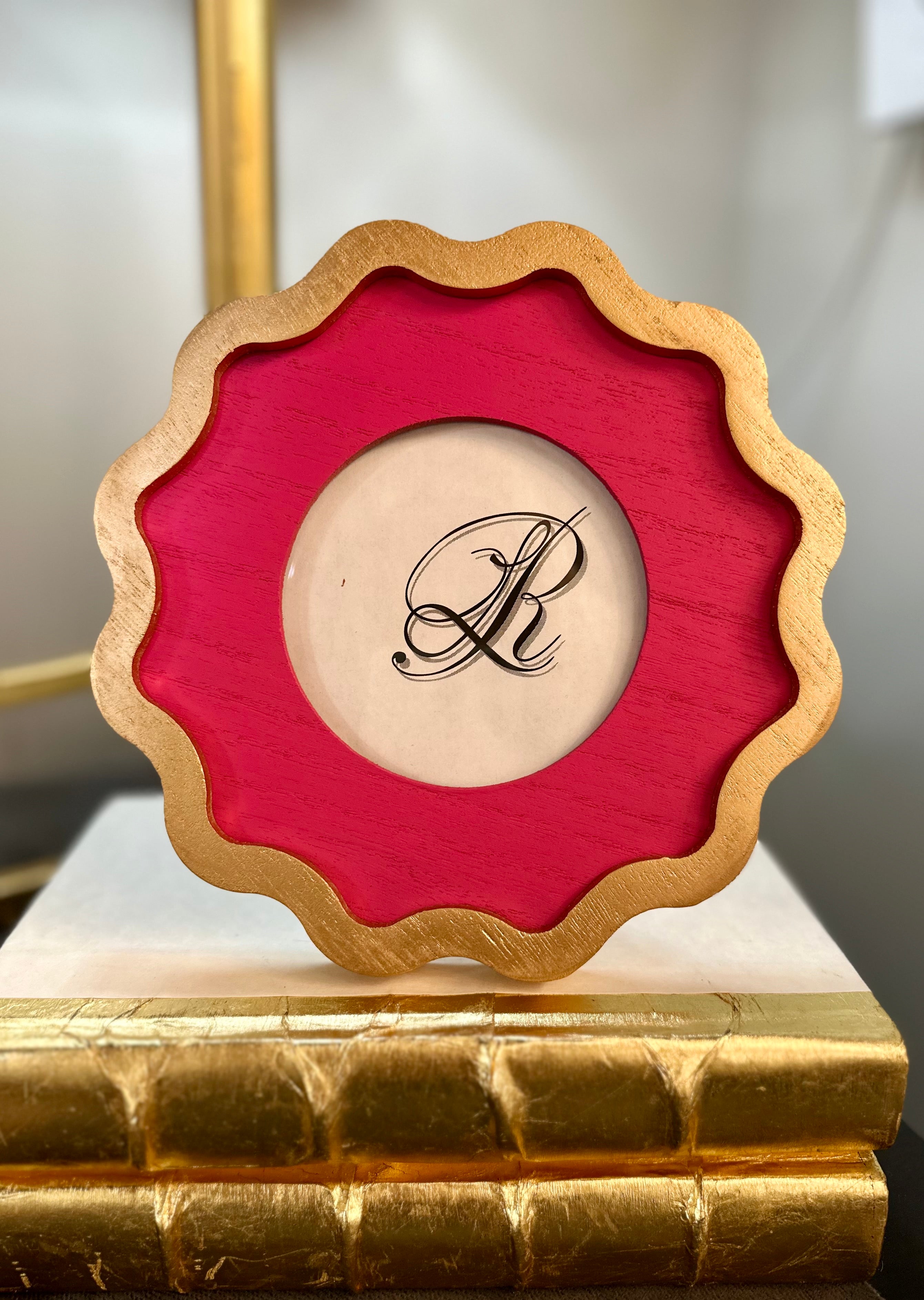 Scallop Edge Wooden Photo Frame