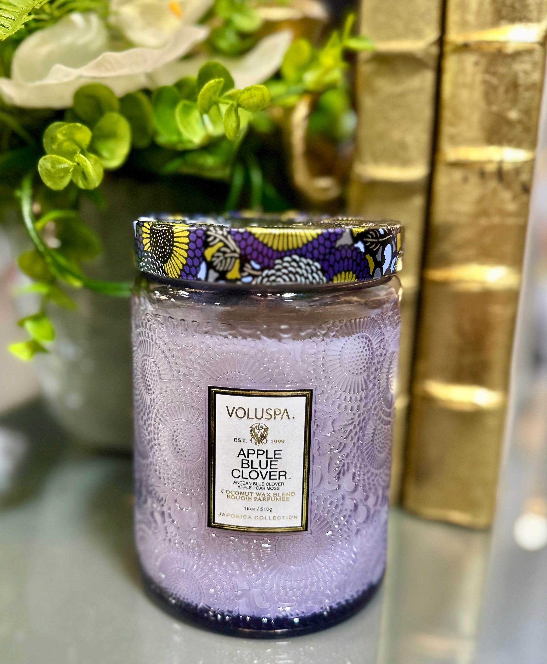 Apple blue clover candle