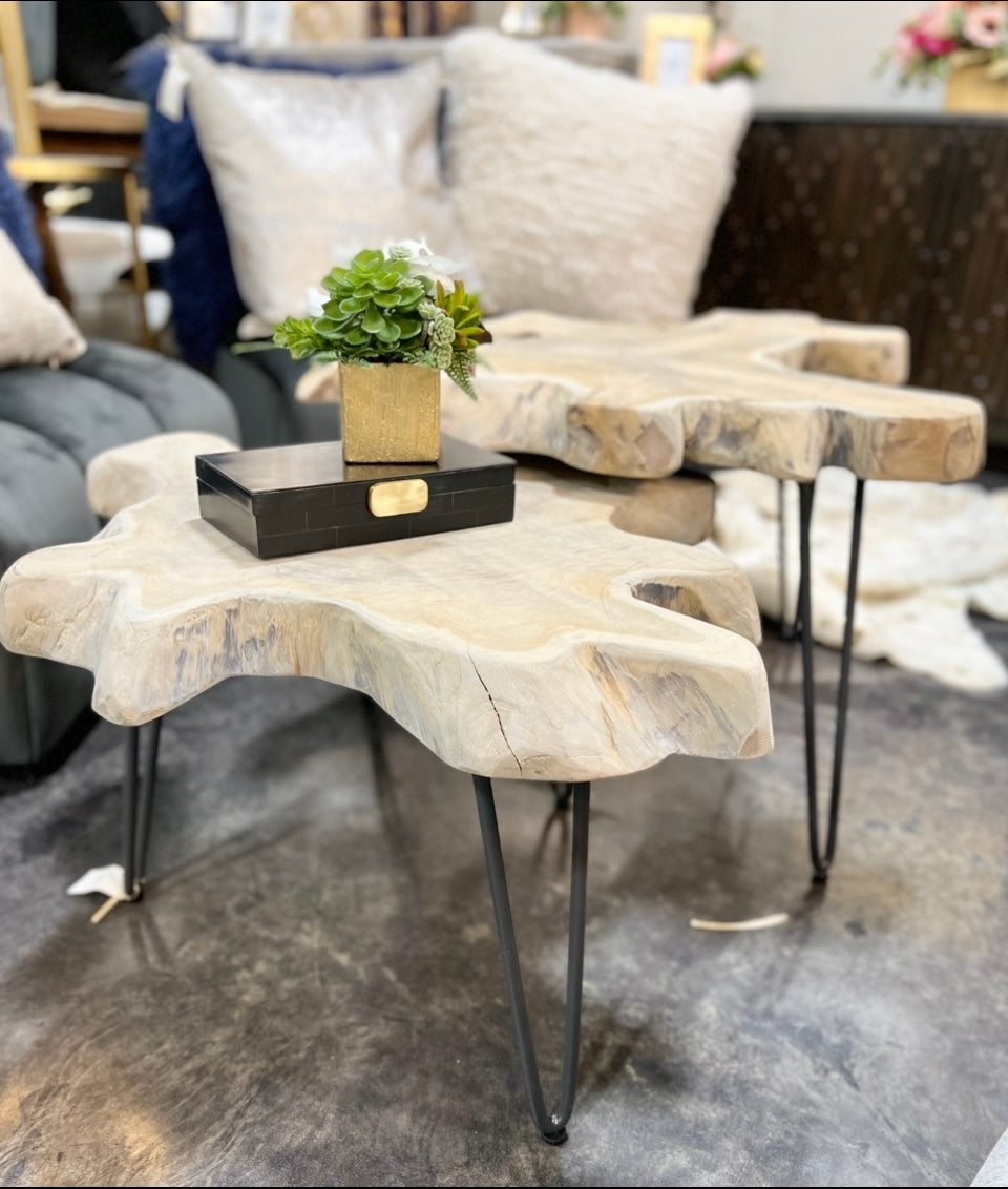 Set of 2 nesting coffee tables