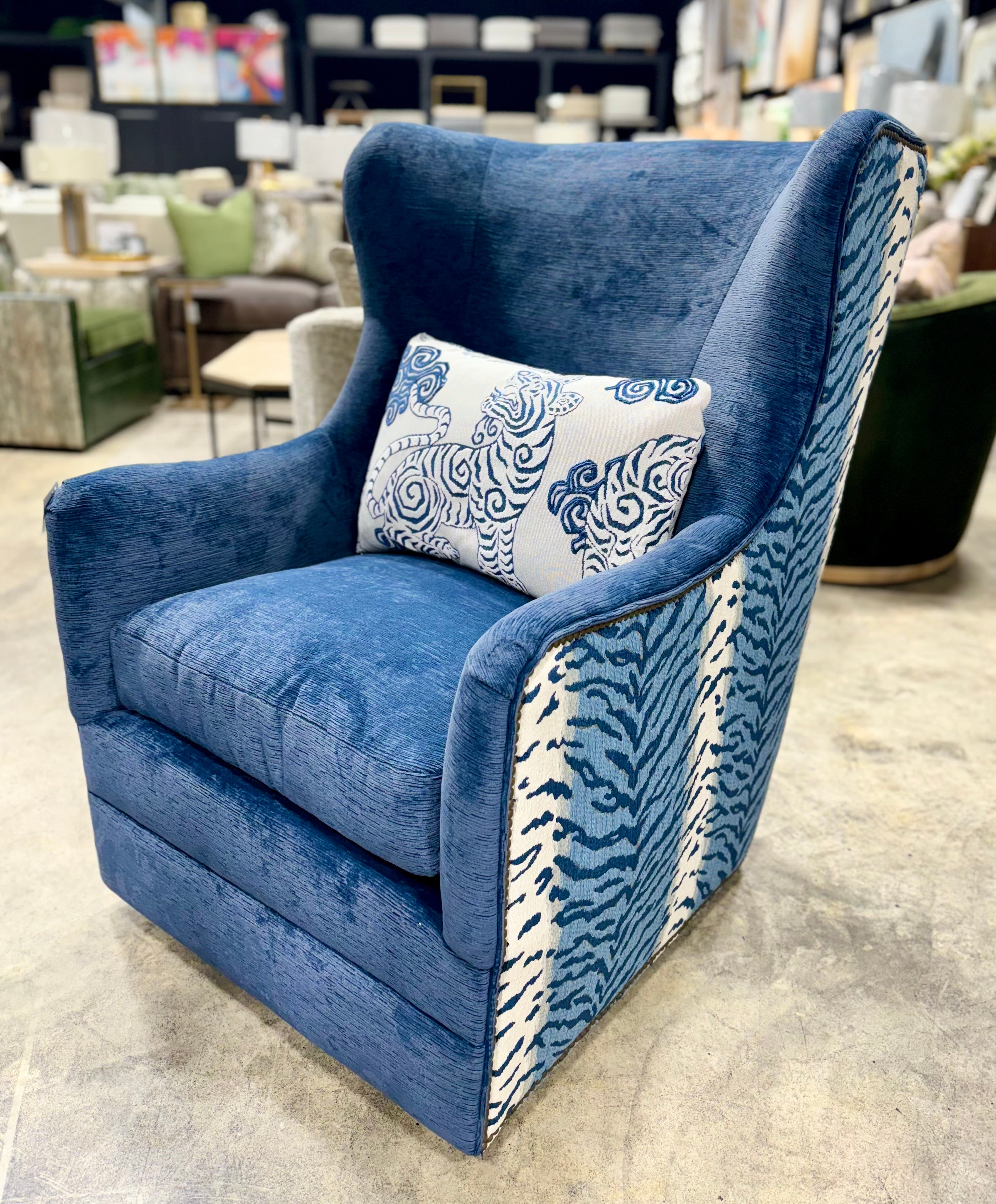 Kincaid Swivel Arm Chair