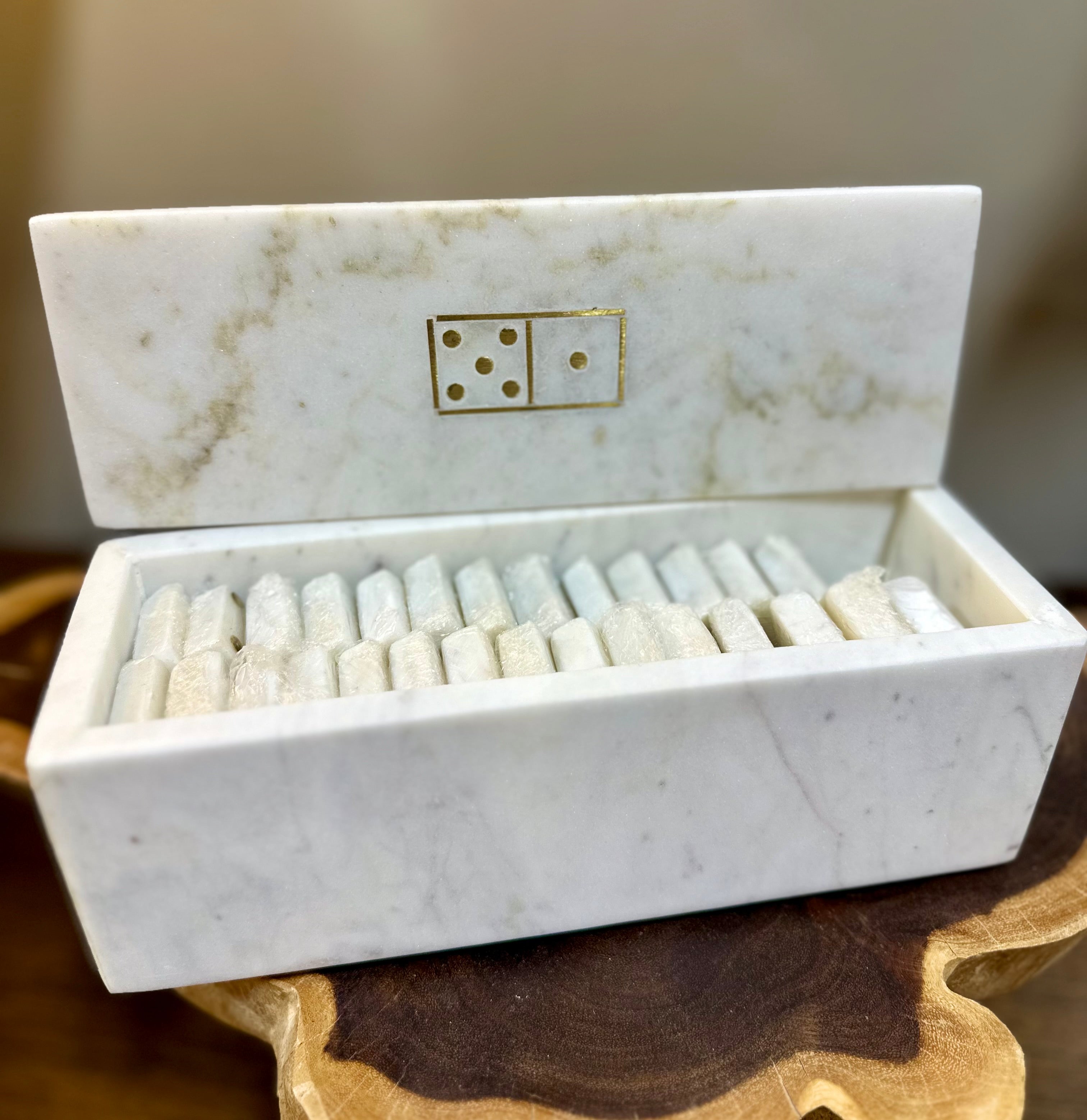 Marble dominos