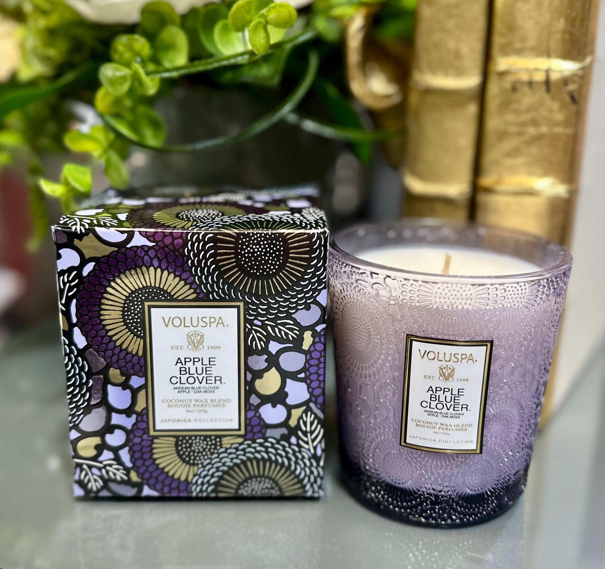 Apple blue clover candle