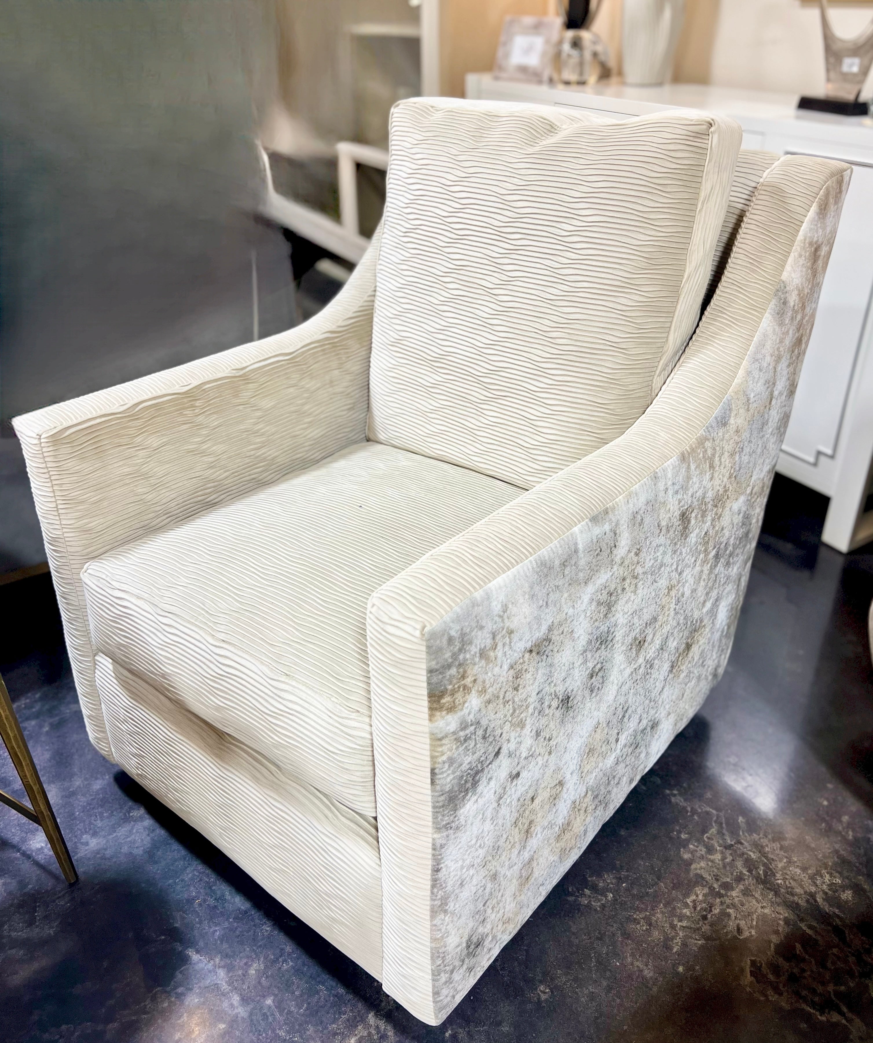 Kincaid Swivel Rocker